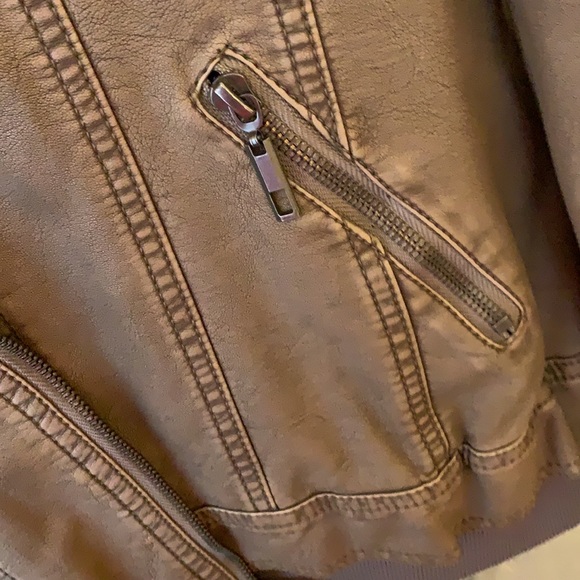 Hooded faux leather jacket - Picture 4 of 6